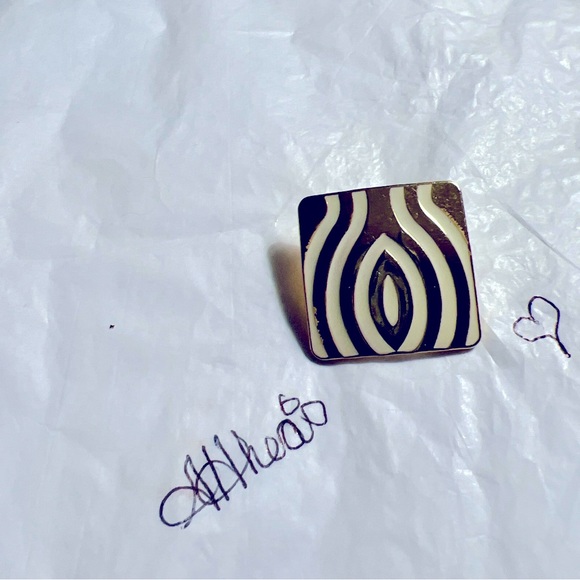 Vintage 👂🏽 jewels - Picture 3 of 5